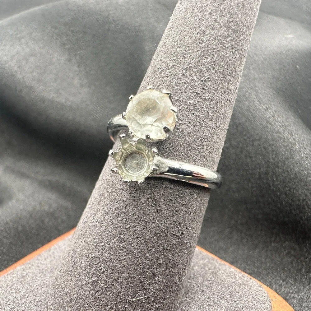 Vintage Y2K Silver Tone Clear Rhinestone Bypass Ring Women's Classic Jewelry 90s